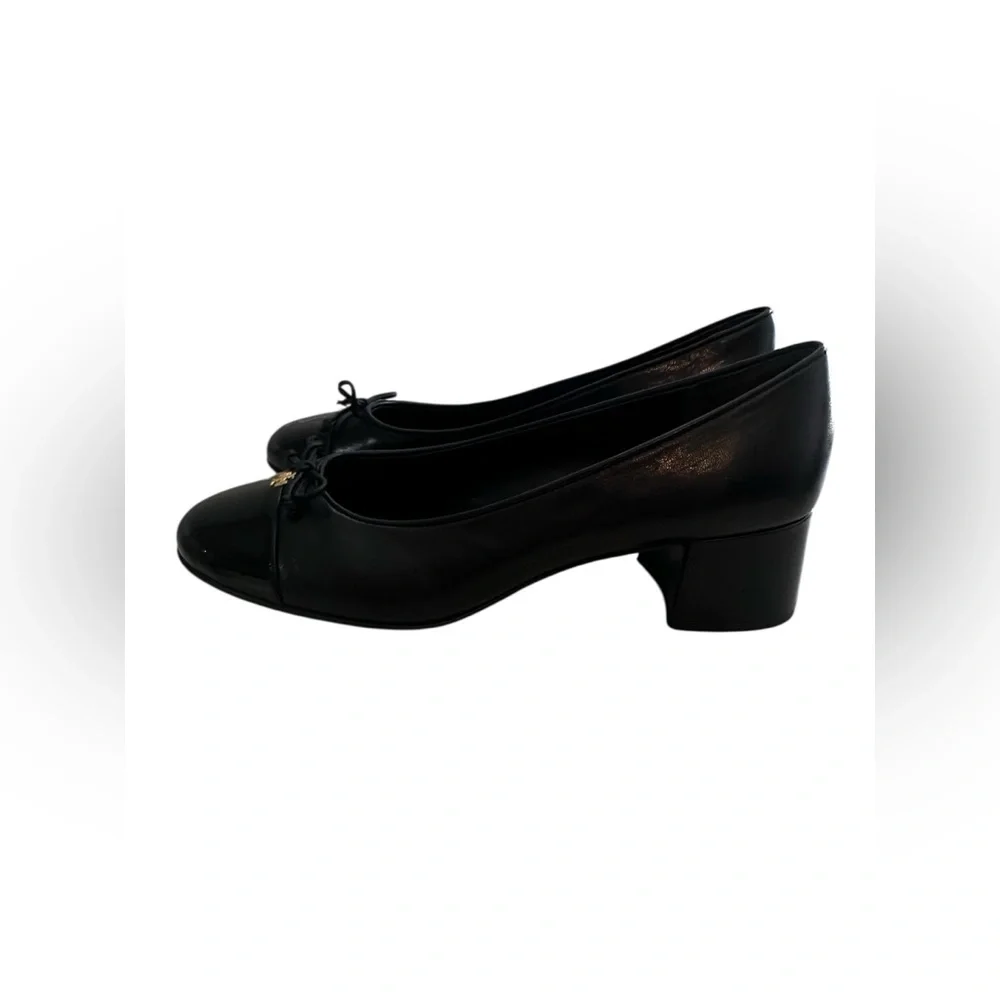 TORY BURCH BLACK CAP TOE PUMP HEEL | 8